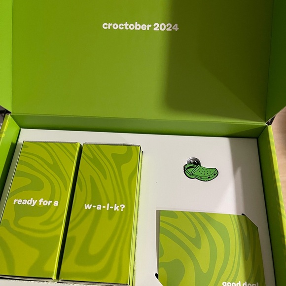 Dog Crocs size medium - Picture 3 of 3